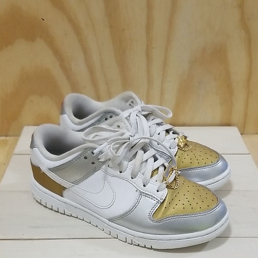 Nike Women's Metallic Gold and Silver Sneakers Women's size 6